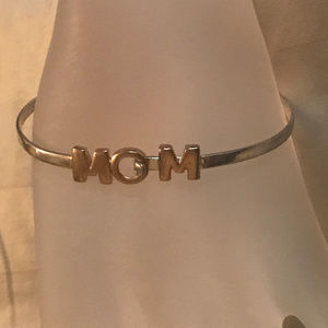 Beautiful MOM word Bracelet.